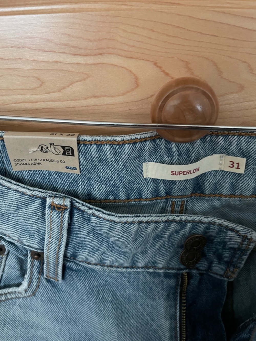 Levi’s Ripped Superlow Loose Jeans - Picture 7 of 9